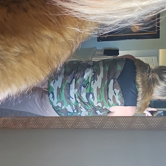 STUNNING DENIM & SUPPLY RALPH LAUREN CAMO FUR LINED PUFFER VEST - Picture 9 of 10